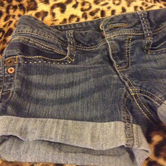 CANDIE'S Jean Shorts, Junior's Cuffed Denim Shorts - Picture 3 of 4